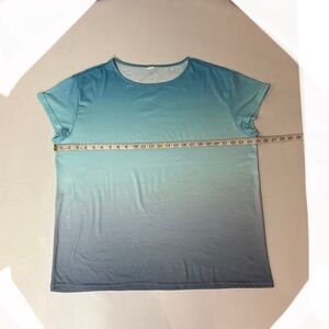 2/$20 - 2X -Pretty Ocean Blue Ombre / Gradient T-shirt / soft / Colourful